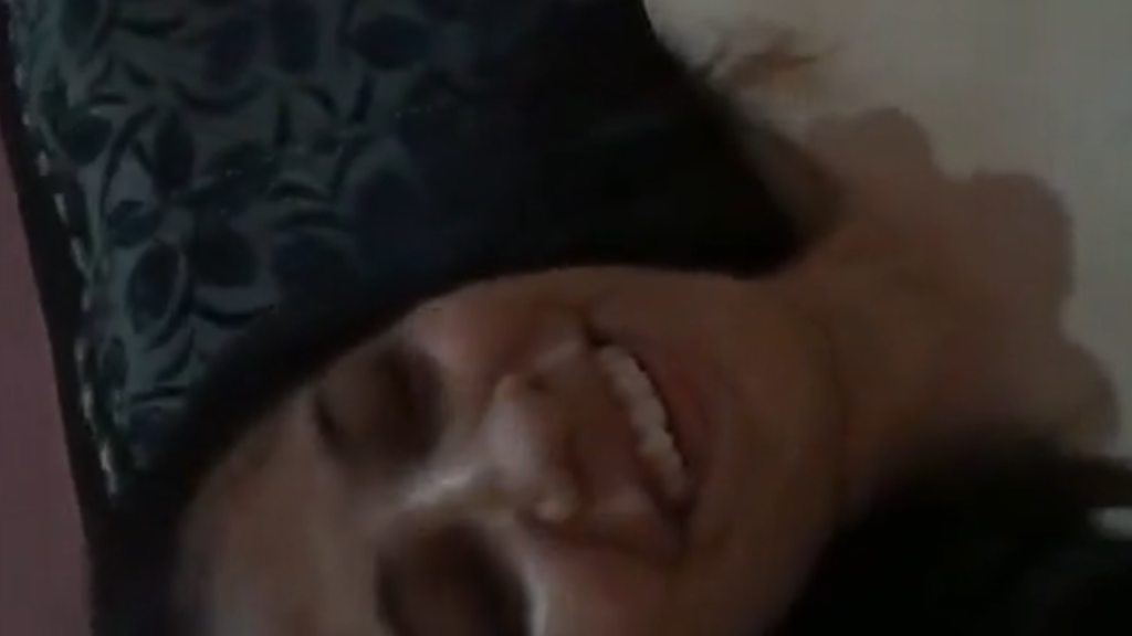 Desi Colony Bhabhi with different boys ! PART 1